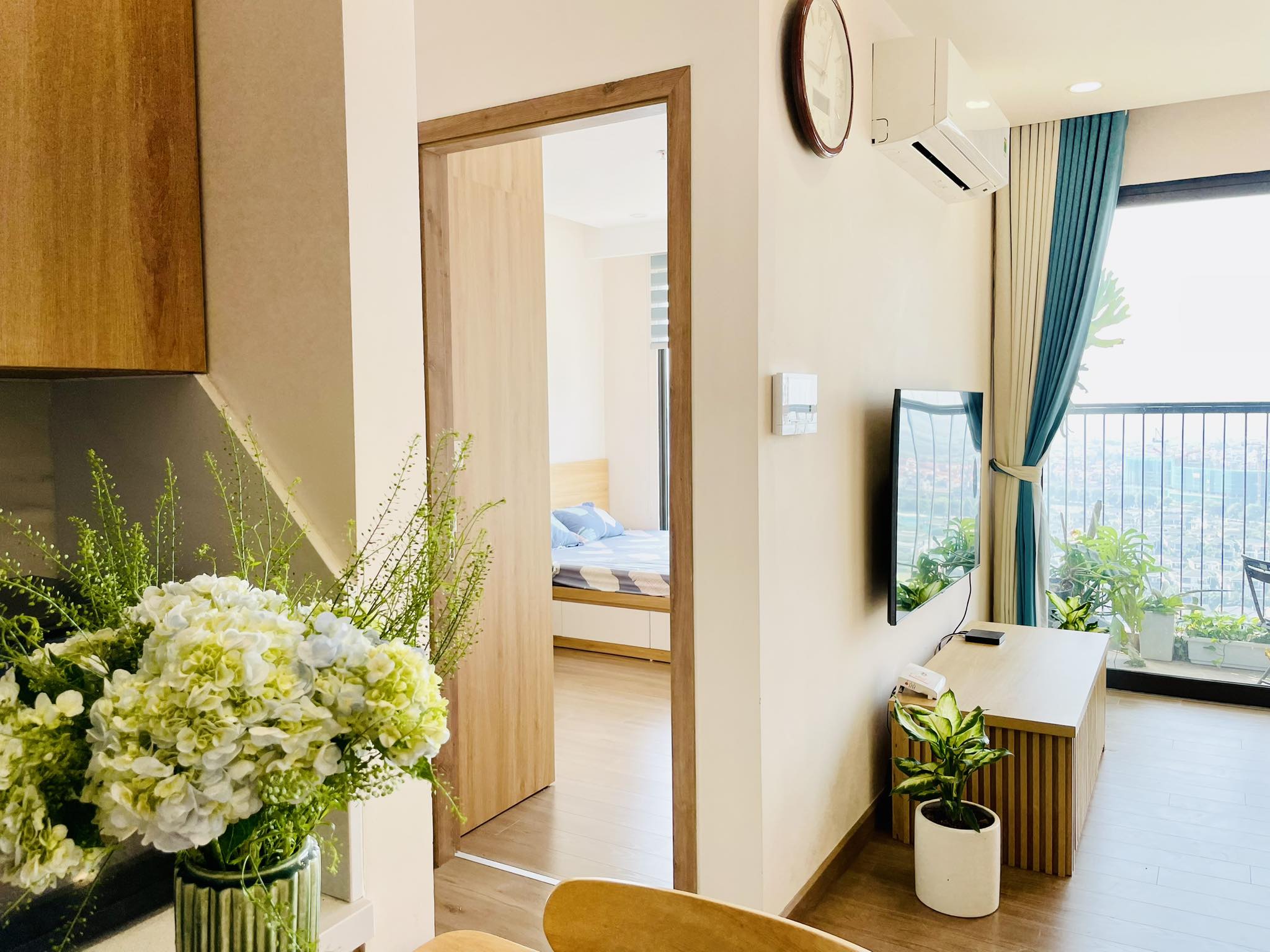 S2 sky oasis 3 bedrooms , quality furnished 5