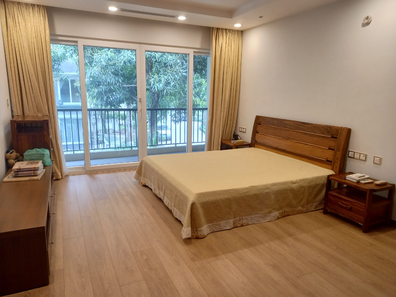 Villa for rent in Ecopark with large garden 11