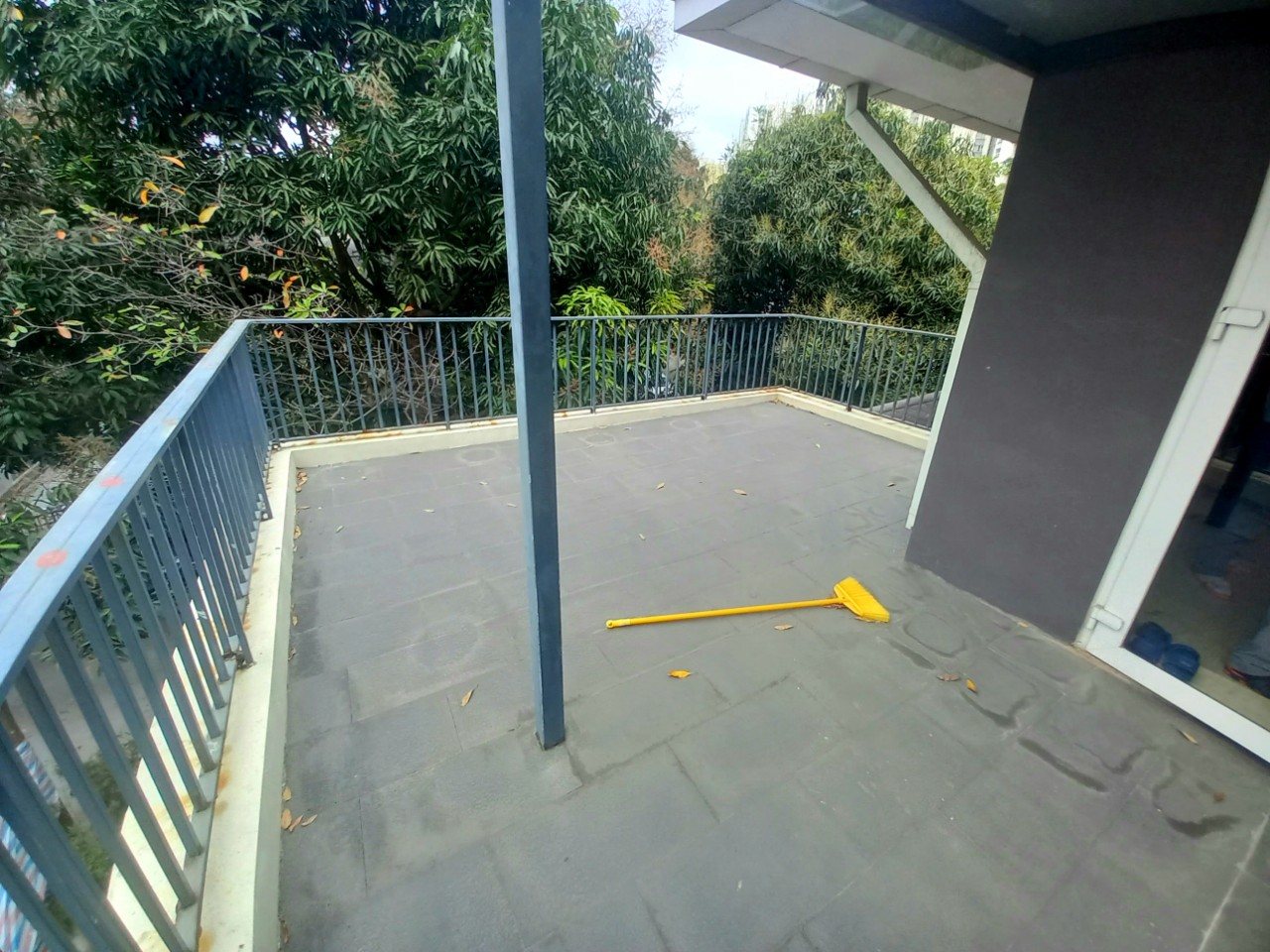 Villa for rent in Ecopark with large garden 13