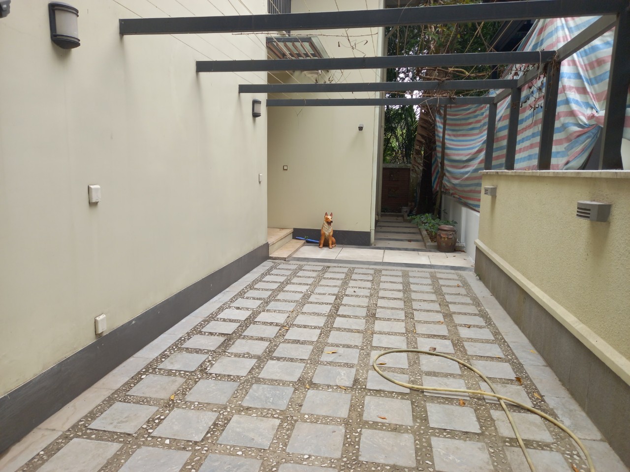 Villa for rent in Ecopark with large garden 14