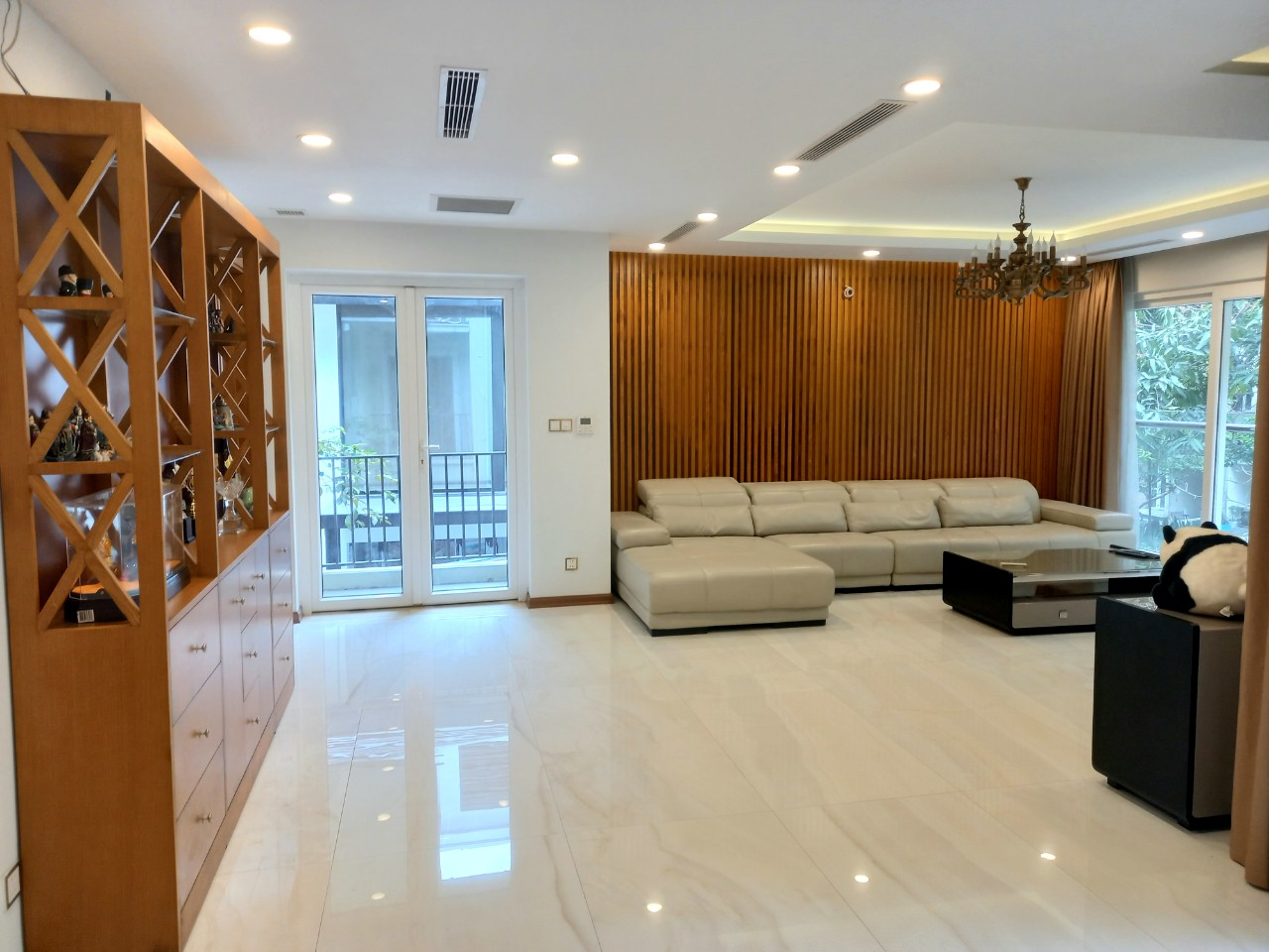 Villa for rent in Ecopark with large garden 5
