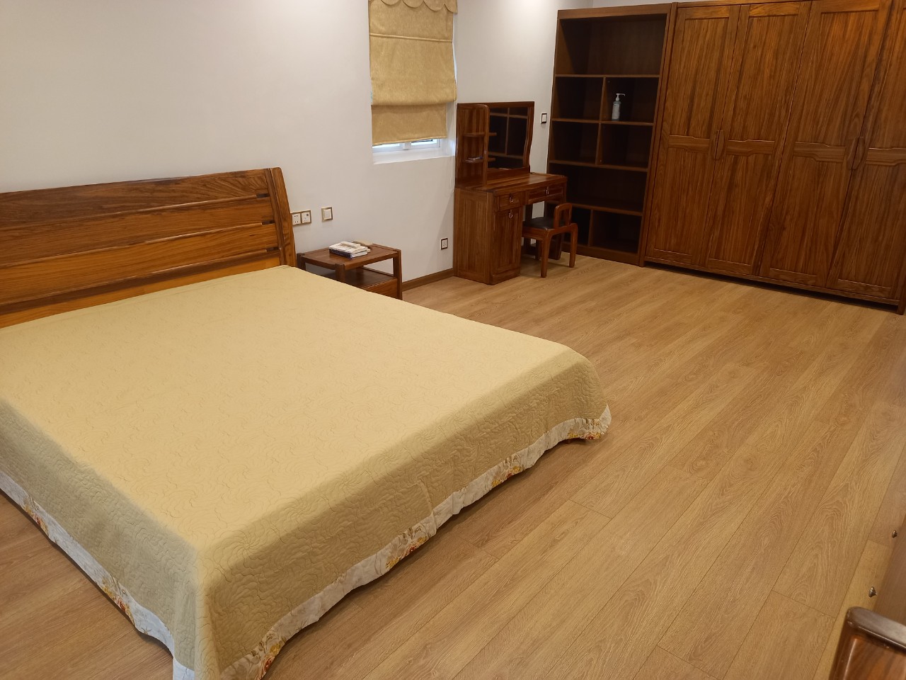 Villa for rent in Ecopark with large garden 8