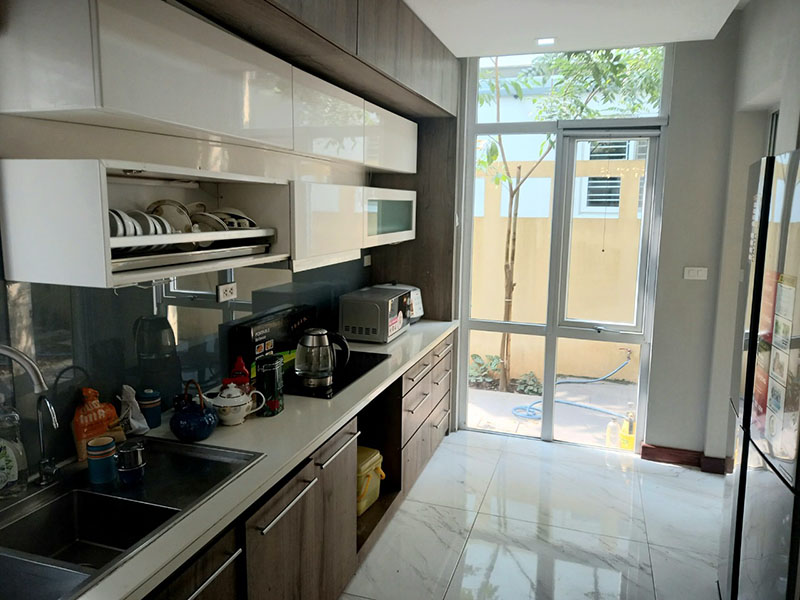 Villa for rent in Vuon Tung with 3 bedrooms 4