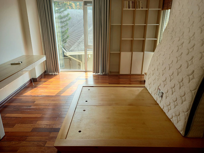 Villa for rent in Vuon Tung with 3 bedrooms 9
