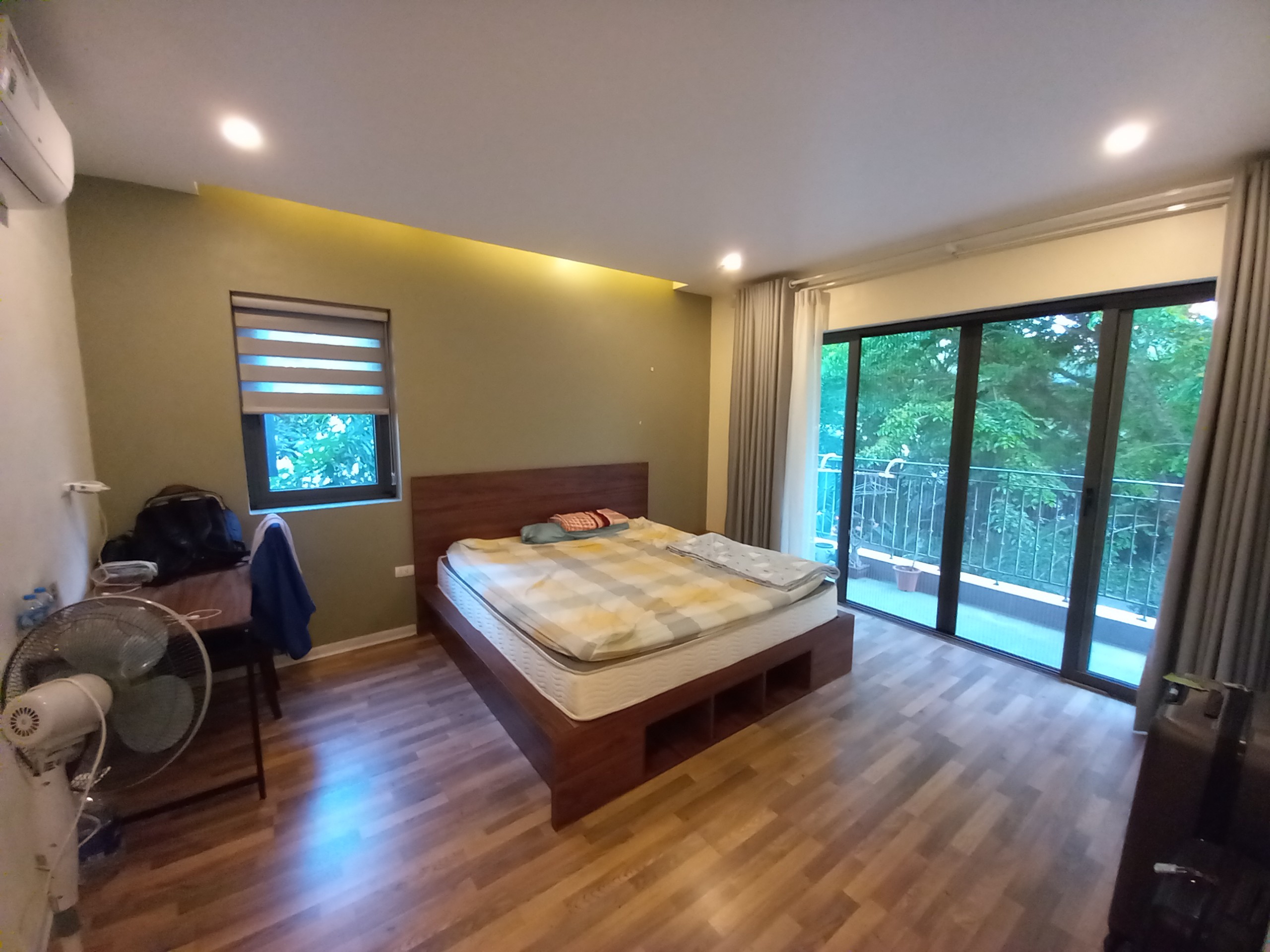 Villa in ecopark with 4 bedrooms , basic furniture 3