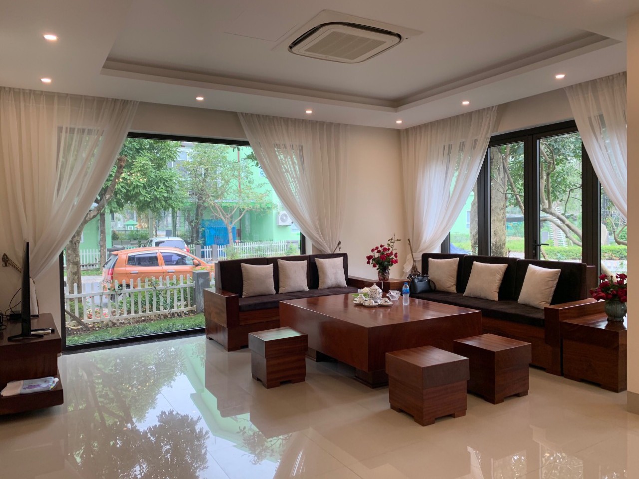 Villa in Mimosa has 5 bedrooms and large garden 1