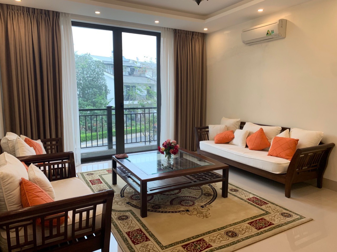 Villa in Mimosa has 5 bedrooms and large garden 3