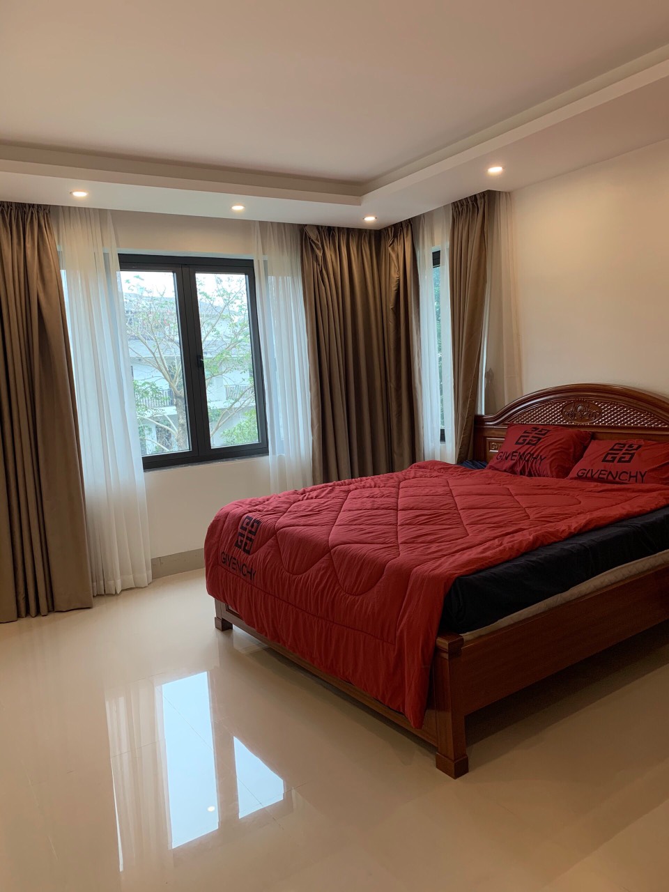 Villa in Mimosa has 5 bedrooms and large garden 6